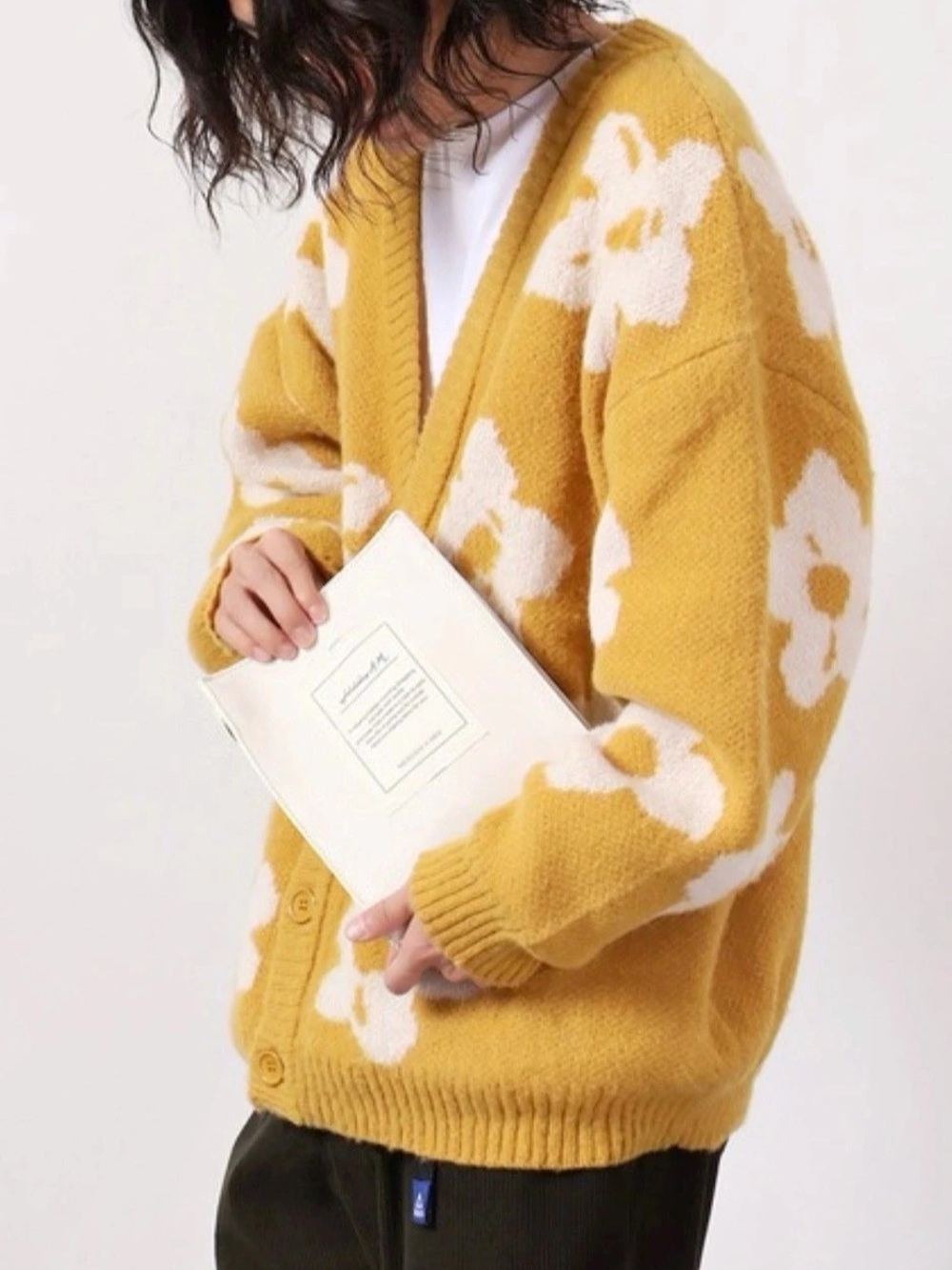 *New & merci Ultra soft Floral Cardigan in Yellow & White Size Medium